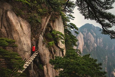 泰山黃山哪個好：以高峰之水並逐山形之妙來探究其各自風採